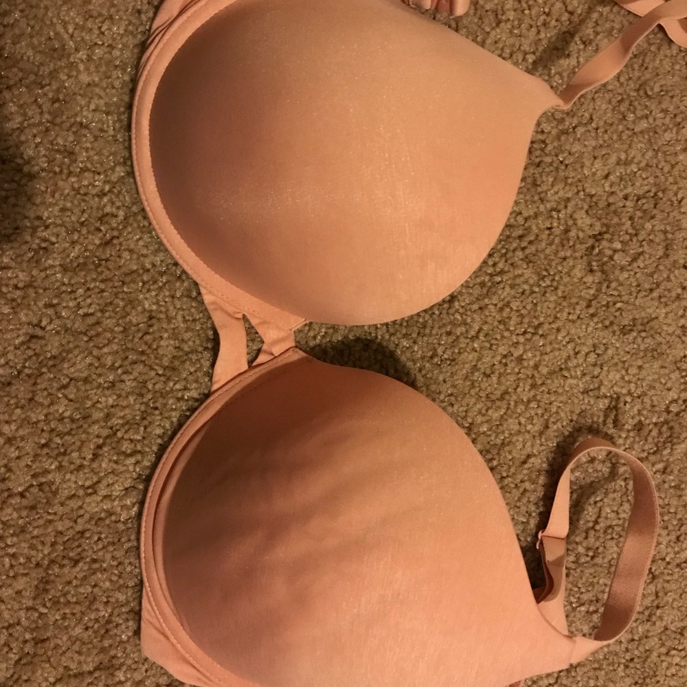 Victoria Secret T-Shirt Bra. Size 34 DD